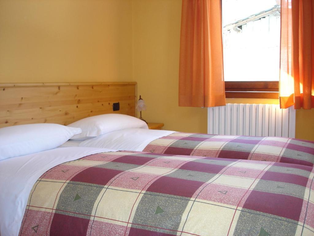 Chalet Alberti Μπόρμιο Δωμάτιο φωτογραφία