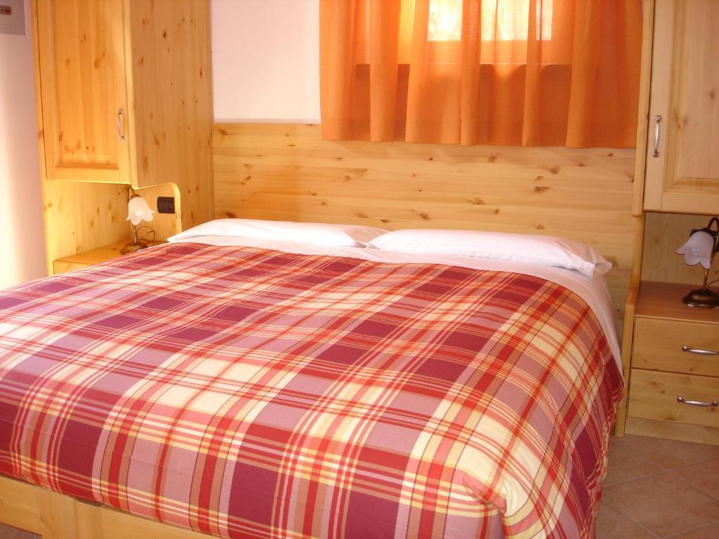 Chalet Alberti Μπόρμιο Δωμάτιο φωτογραφία